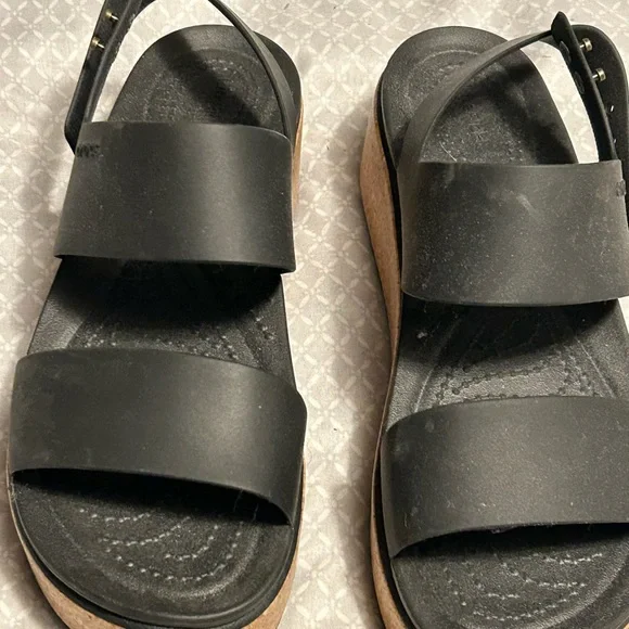 CROCS Brooklyn Cork Low Wedge - Picture 3 of 4